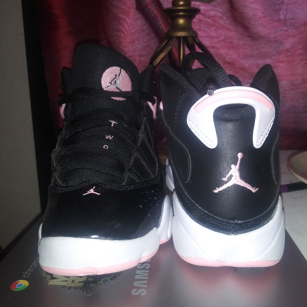 Jordan 6 rings SIZE 4 pink